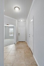 5704 Arbor Hill Ln in Austin, TX - Foto de edificio - Building Photo