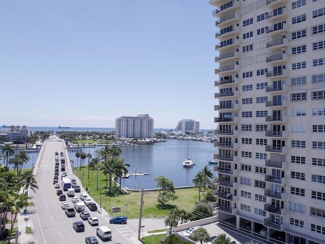 2500 E Las Olas Blvd, Unit 802 in Fort Lauderdale, FL - Building Photo - Building Photo