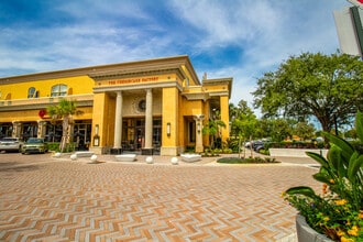The Lofts of Winter Park Village in Winter Park, FL - Foto de edificio - Building Photo