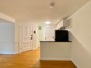 178 Commonwealth Ave, Unit 2 in Boston, MA - Foto de edificio - Building Photo