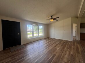 18248 Loyalty Ln in St. Robert, MO - Building Photo - Building Photo