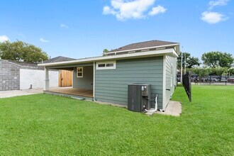 1507 N Durham Dr in Houston, TX - Building Photo - Building Photo