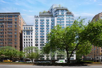 799 Park Ave in New York, NY - Building Photo - Building Photo