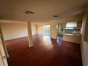 1148 W Huntington Dr, Unit 6 in Arcadia, CA - Building Photo - Building Photo