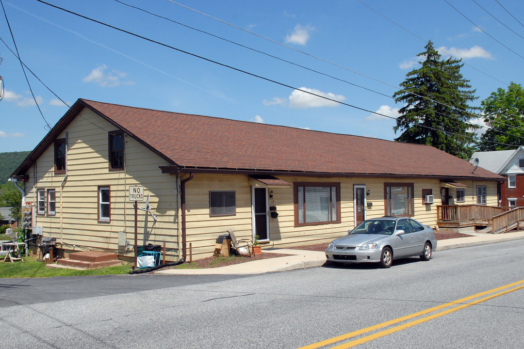 11-11D N Chestnut St in Dillsburg, PA - Foto de edificio