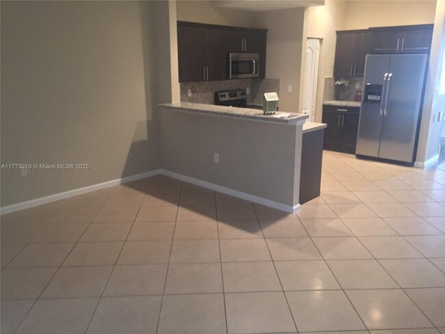 21219 NW 14th Pl in Miami, FL - Building Photo - Building Photo