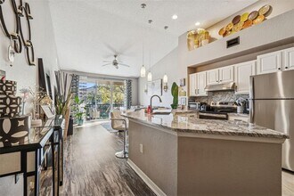 854 Normandy Trace Rd in Tampa, FL - Building Photo - Building Photo