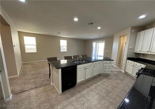 10590 Natural Bridge St in Las Vegas, NV - Building Photo - Building Photo