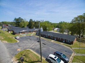 1053 Rulnick St-Unit -B in Fayetteville, NC - Building Photo - Building Photo