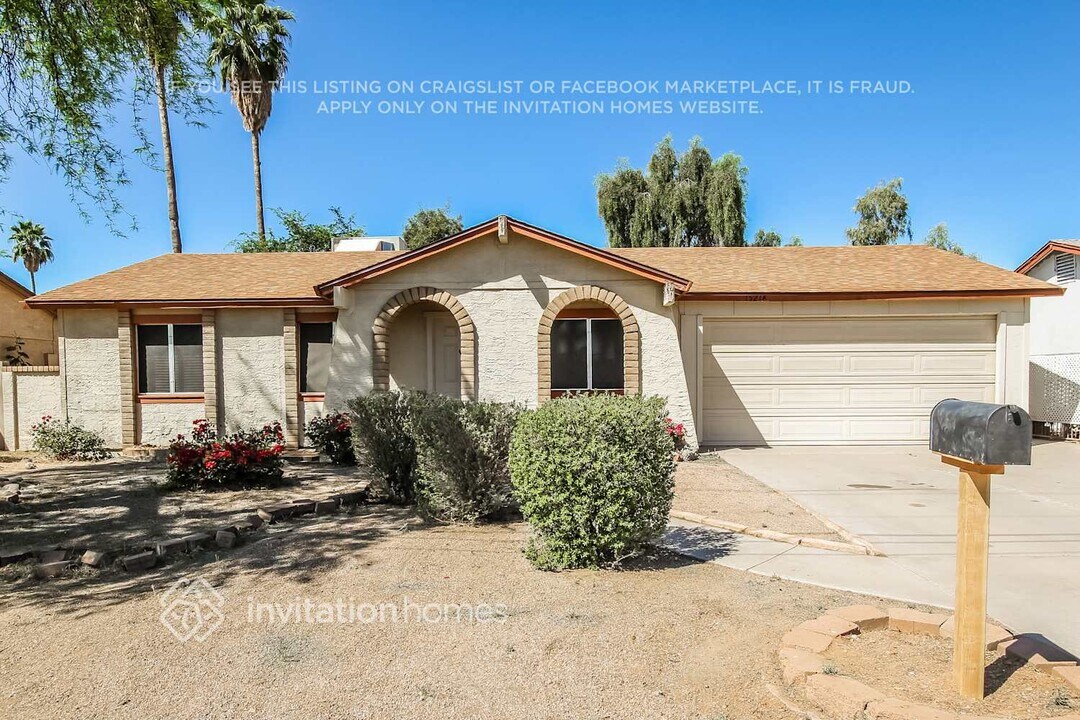 15218 N 38th St in Phoenix, AZ - Building Photo