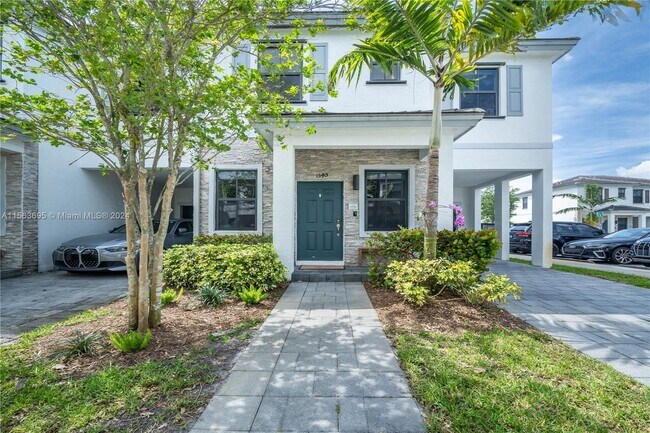 1540 SW 28th St in Fort Lauderdale, FL - Foto de edificio - Building Photo