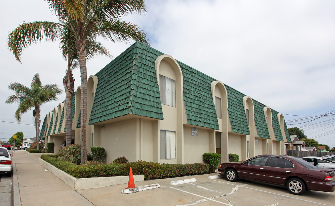 590 12th St in Imperial Beach, CA - Foto de edificio