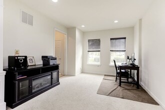 43551 Wheadon Terrace in Chantilly, VA - Building Photo - Building Photo