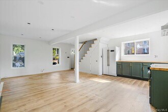 9 Dubois St in Kingston, NY - Foto de edificio - Building Photo