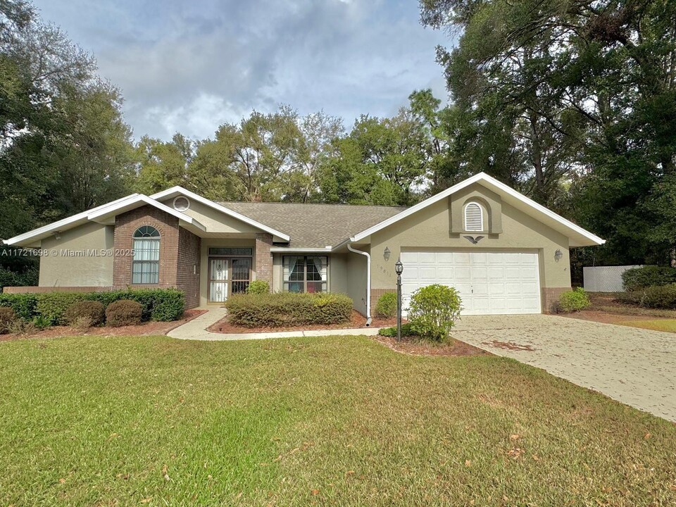 19811 SW 88th St in Dunnellon, FL - Building Photo