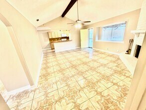 7238 Woodfern Dr in Houston, TX - Building Photo - Building Photo