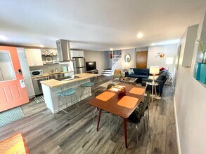 61 Cumberland St in Brunswick, ME - Building Photo - Building Photo