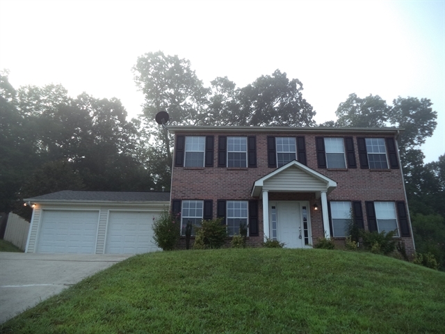 310 Fox Hunters Ct in Powell, TN - Building Photo