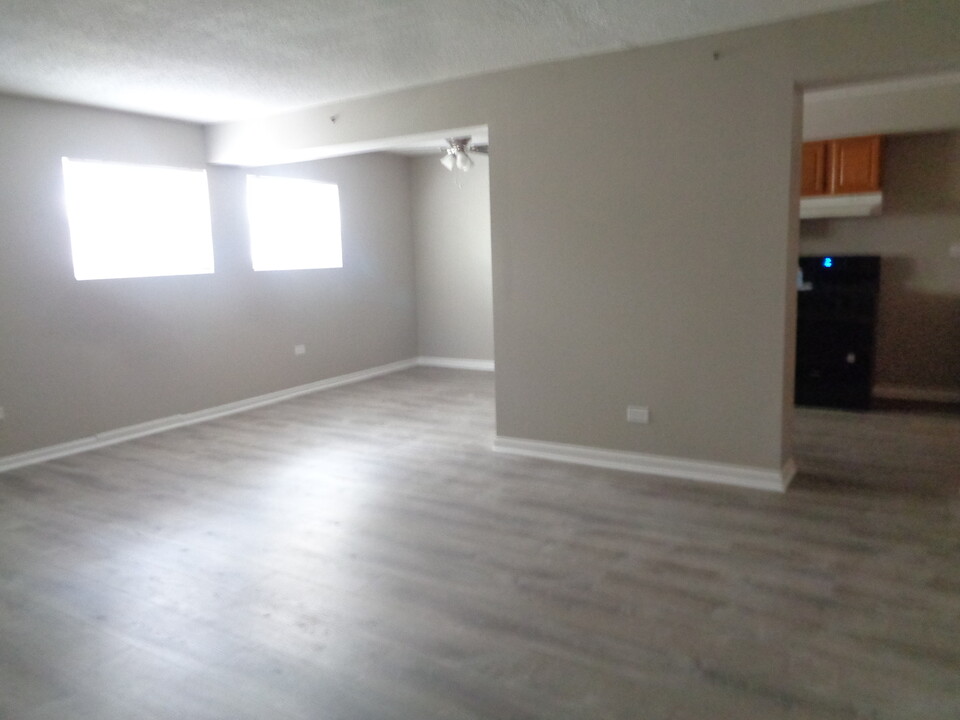 9437 86th Ct in Hickory Hills, IL - Building Photo
