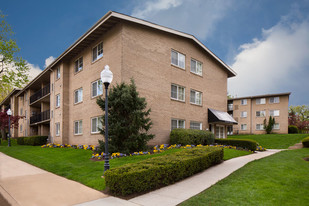 Hillwood and Stoneridge Apartments