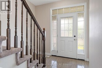 326 Sweetclover Way in Ottawa, ON - Building Photo - Building Photo