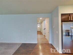 730 205th St Ct E in Spanaway, WA - Foto de edificio - Building Photo