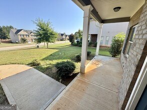 130 Sparkling Spring Trail in Mcdonough, GA - Building Photo - Building Photo