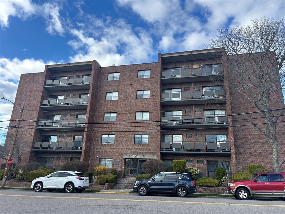 2 Victory Rd in Lynn, MA - Building Photo