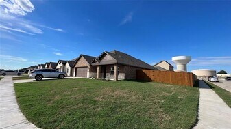 602 Tippit Ln in Greenville, TX - Building Photo