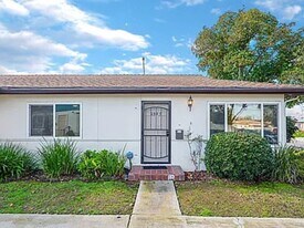 4893 Coconino Way in San Diego, CA - Building Photo