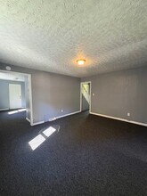 1072 Bellows St in Akron, OH - Building Photo - Building Photo
