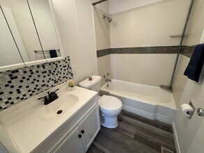 635 W Herndon St in Springfield, IL - Foto de edificio - Building Photo