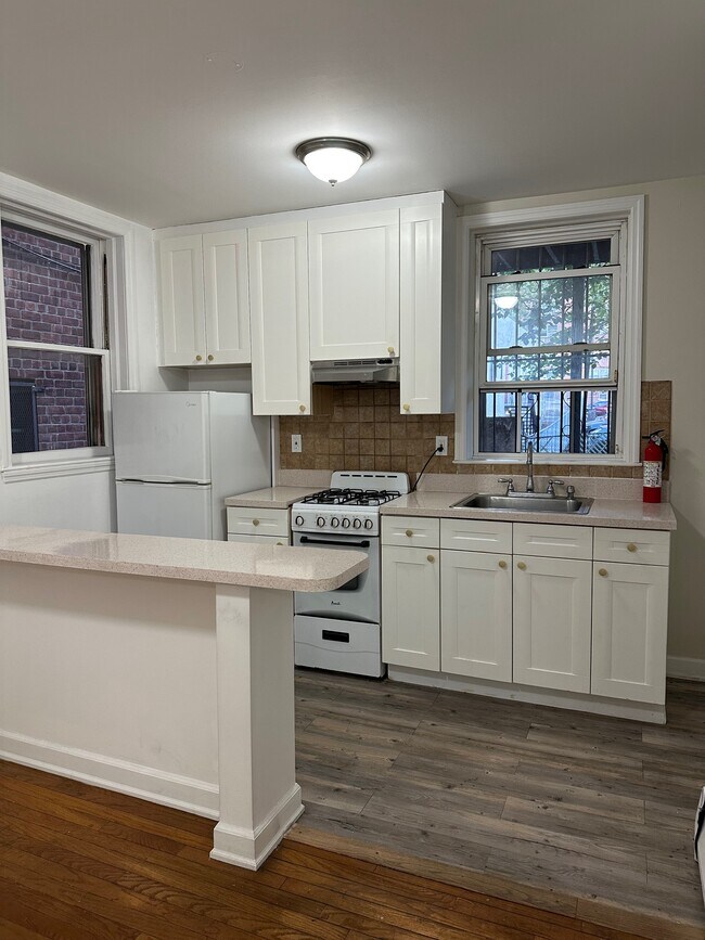 3121 Corlear Ave, Unit 2