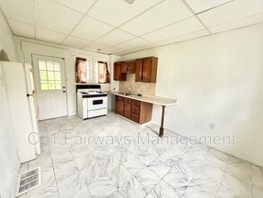 877 Vankirk St in Clairton, PA - Building Photo - Building Photo