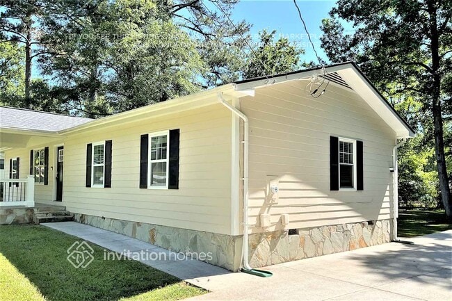 242 Ann Trail in Powder Springs, GA - Building Photo - Building Photo