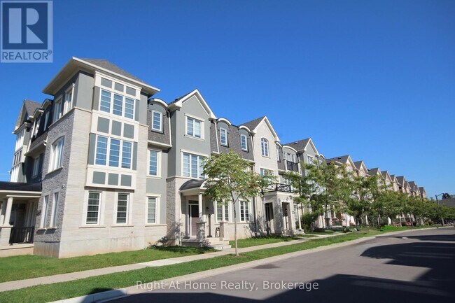 119 Stork St in Oakville, ON - Building Photo - Building Photo