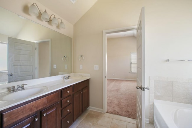 774 Kallispel Ct in Hampton, GA - Building Photo - Building Photo