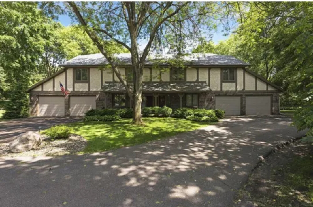 3125 County Rd 101 in Wayzata, MN - Building Photo