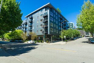 3104 Western Ave in Seattle, WA - Building Photo