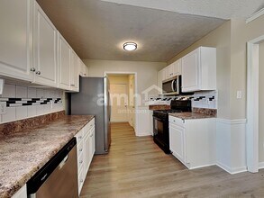 2880 Camelot Woods Dr in Lawrenceville, GA - Building Photo - Building Photo