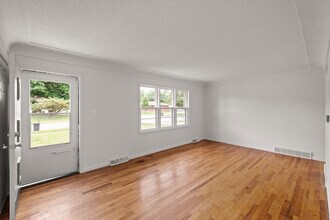 708 SW 4th St in Ankeny, IA - Building Photo - Building Photo