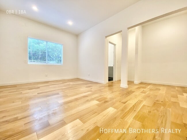 1001 Hyperion Ave