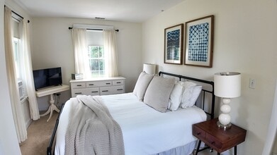 134 Hersey St in Hingham, MA - Building Photo - Building Photo