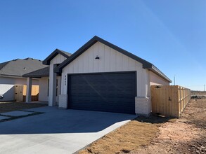 8668 Fiesta Ct in Odessa, TX - Foto de edificio - Building Photo