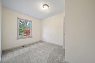 150 Lawton Rd in Oak Ridge, TN - Building Photo - Building Photo