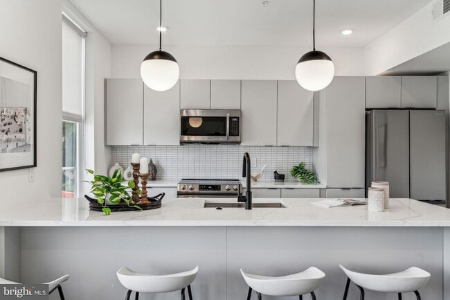 139 W Chelten Ave, Unit 312 in Philadelphia, PA - Foto de edificio - Building Photo