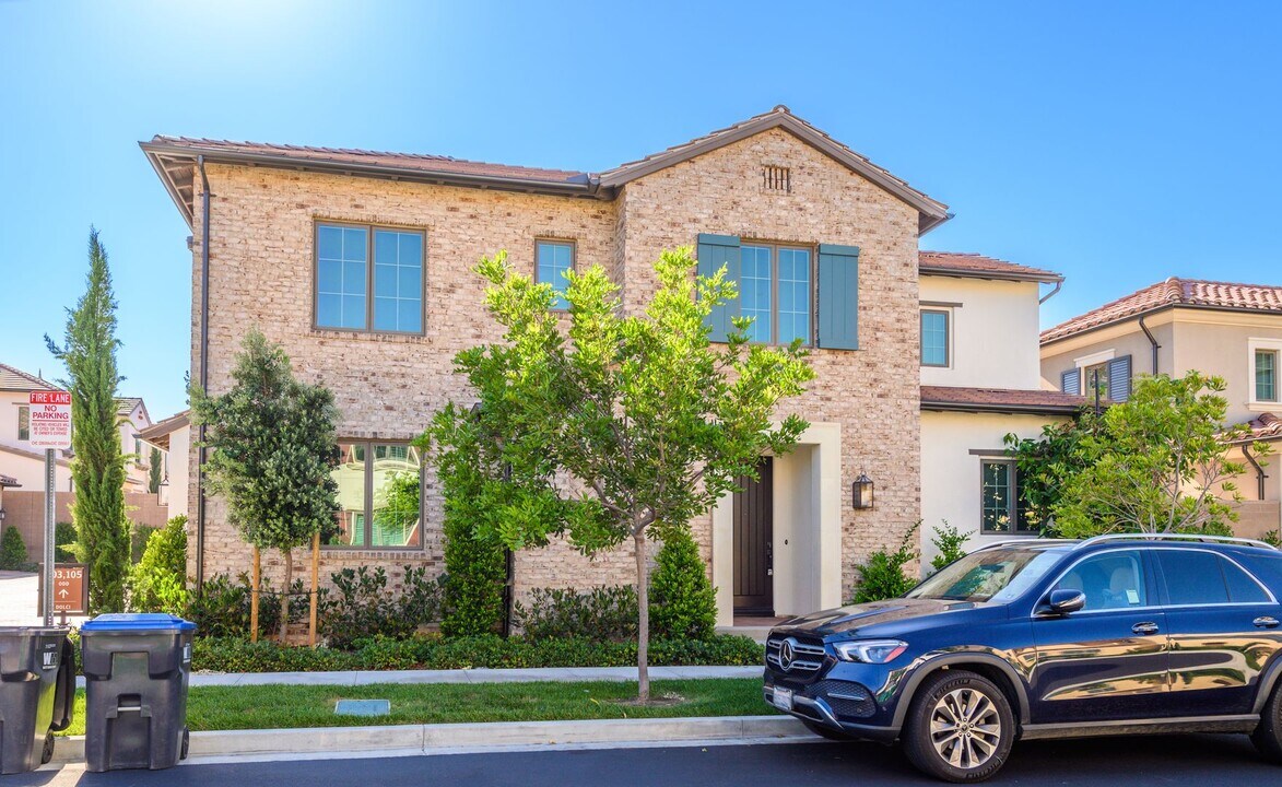 107 Dolci in Irvine, CA - Building Photo