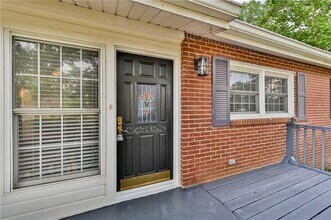 2454 Drew Valley Rd NE in Atlanta, GA - Building Photo - Building Photo