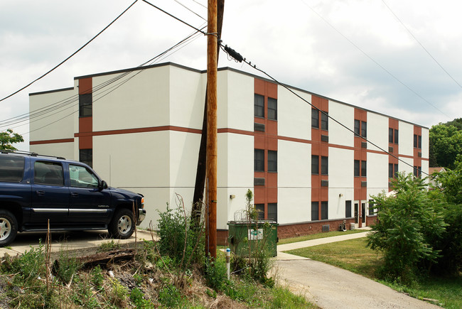 Cross Lanes Unity Apartments in Charleston, WV - Building Photo - Building Photo