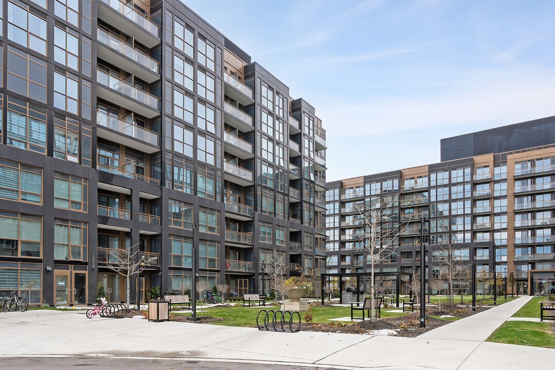 2343 Khalsa Gate in Oakville, ON - Building Photo